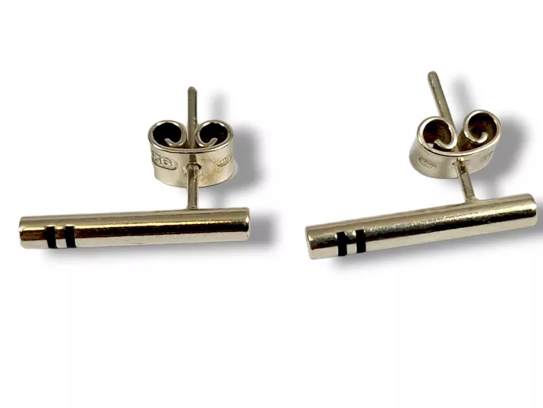 stylowe-srebrne-kolczyki-patyczki-228g-925p-stan-uzywany