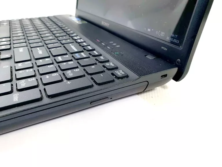 LAPTOP SONY VAIO PCG 71811M I3/4GB/WIN 10