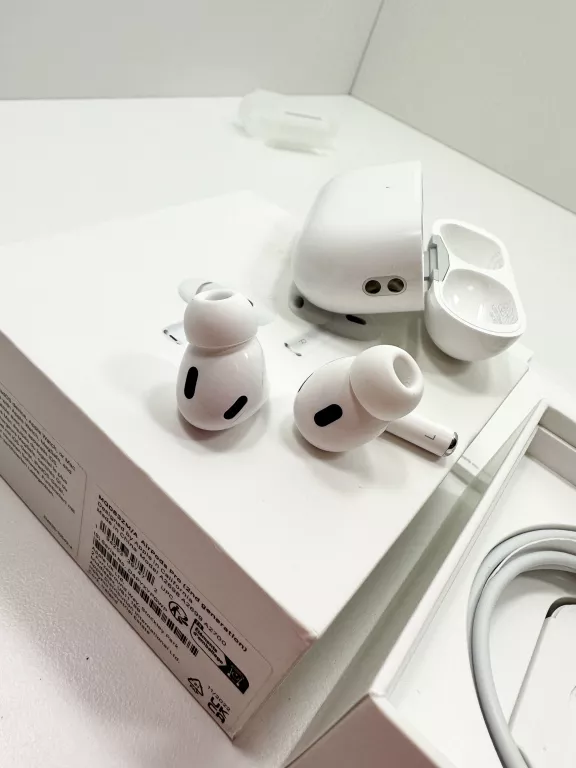 SŁUCHAWKI APPLE AIRPODS PRO 2 GEN/ POWYSTAWOWE!