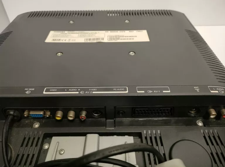 TELEWIZOR LCD TOSHIBA 15V300PG 15 CALI