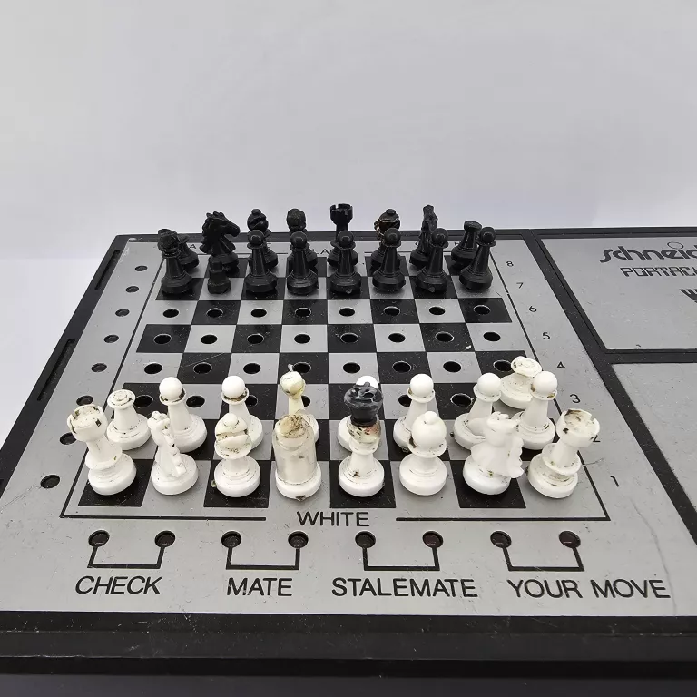 szachy-elektroniczne-schneider-portachess-stan-11323-2