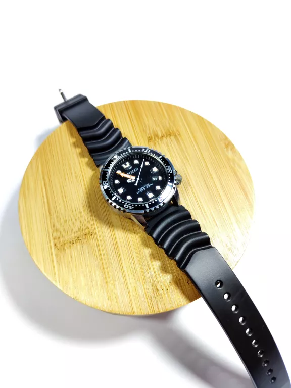 zegarek-citizen-eco-drive-h500-s037565-dabrowskiego-30-naklo