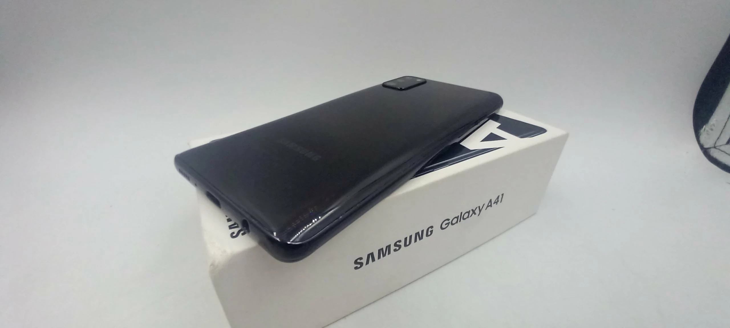 telefon-samsung-galaxy-a41-4gb64gb-ean-gtin-8806090419065