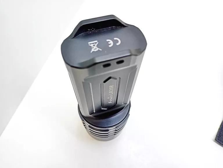 LATARKA FENIX LR35R