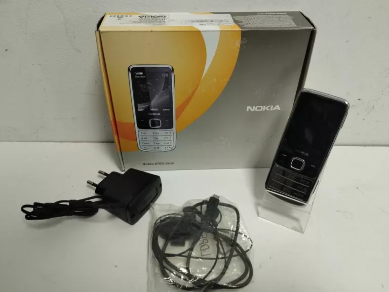 TELEFON NOKIA 6700 SREBNA KOMPLET