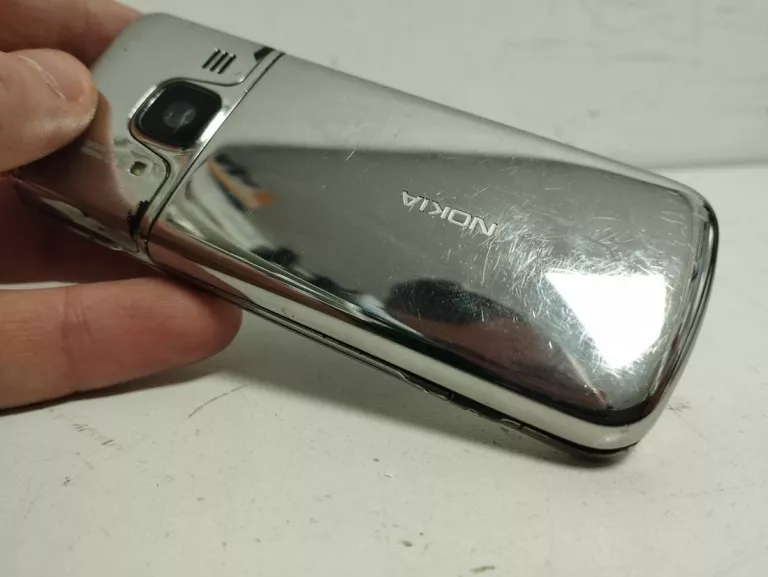 TELEFON NOKIA 6700 SREBNA KOMPLET