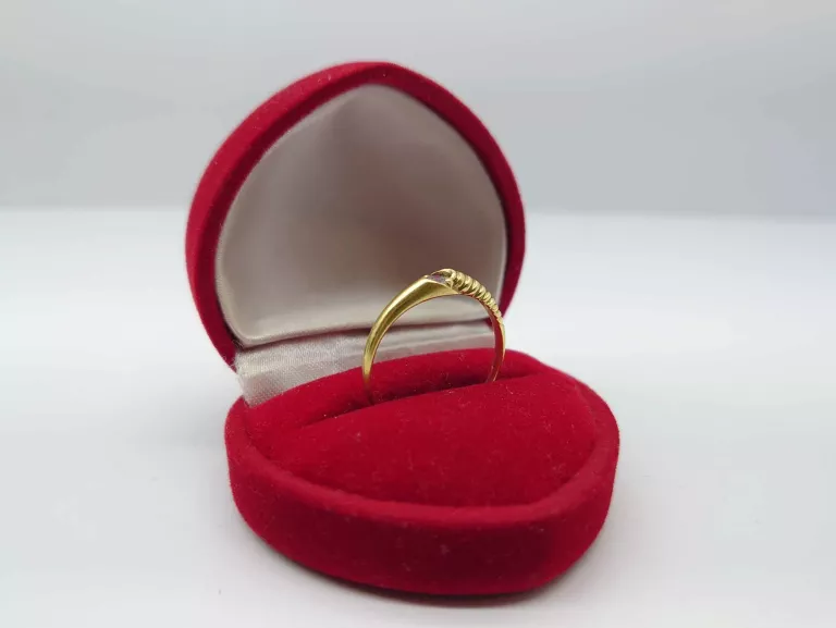 delikatny-zloty-pierscionek-proba-585-139-g-r17-material-15835-2