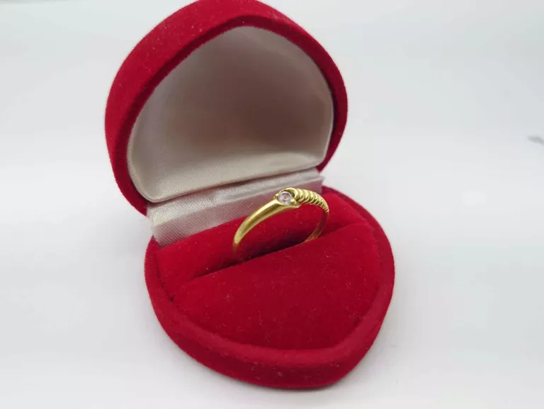 delikatny-zloty-pierscionek-proba-585-139-g-r17-jana-pawla-ii-9426-plock