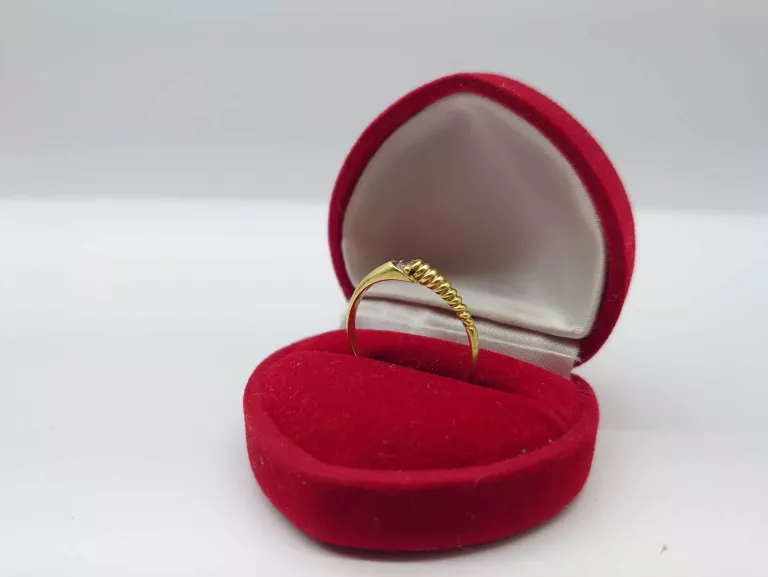 delikatny-zloty-pierscionek-proba-585-139-g-r17-kamien-17088-524288