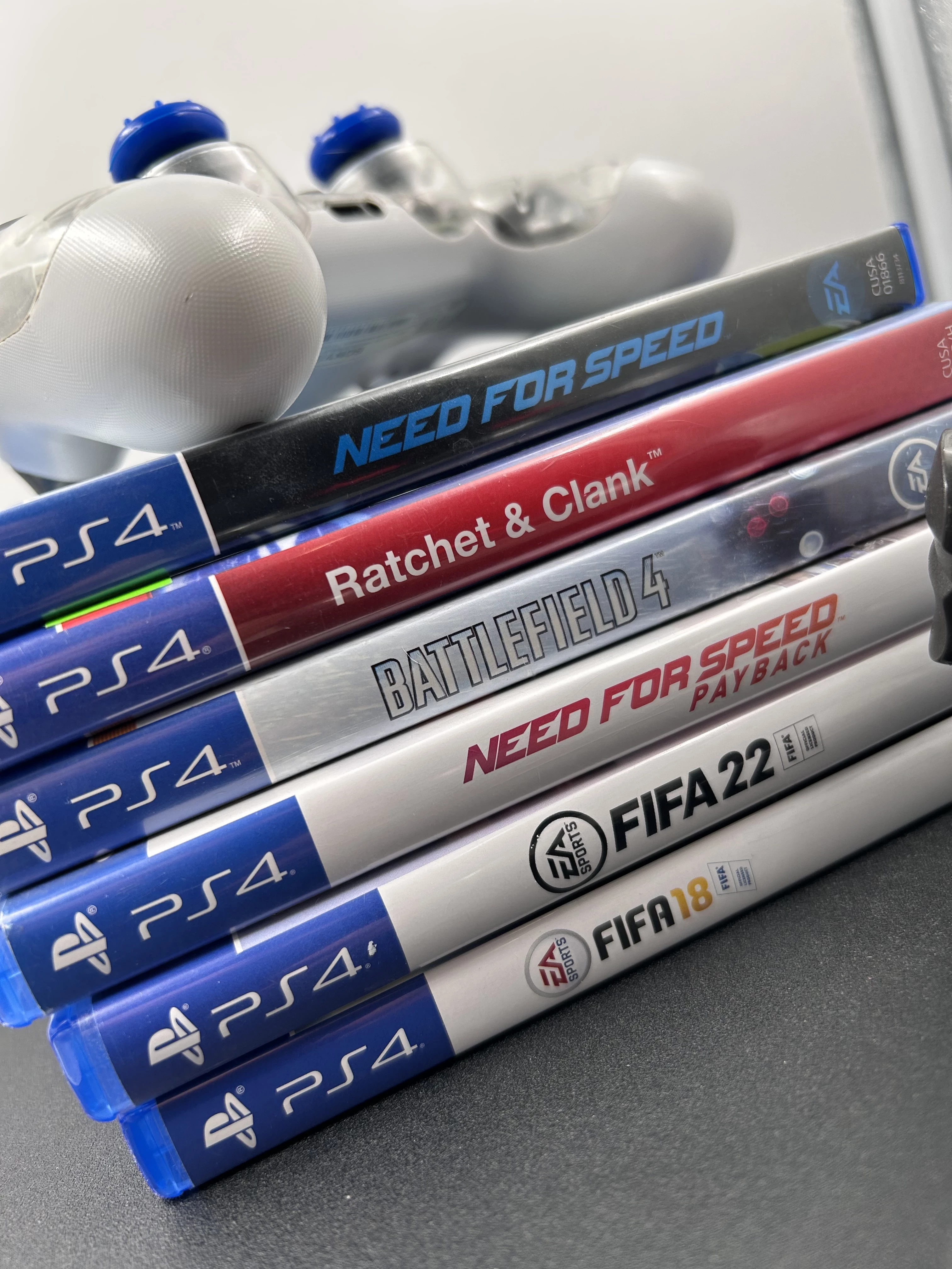 konsola-ps4-slim-500gb-2-pady-6-gier-stan-uzywany