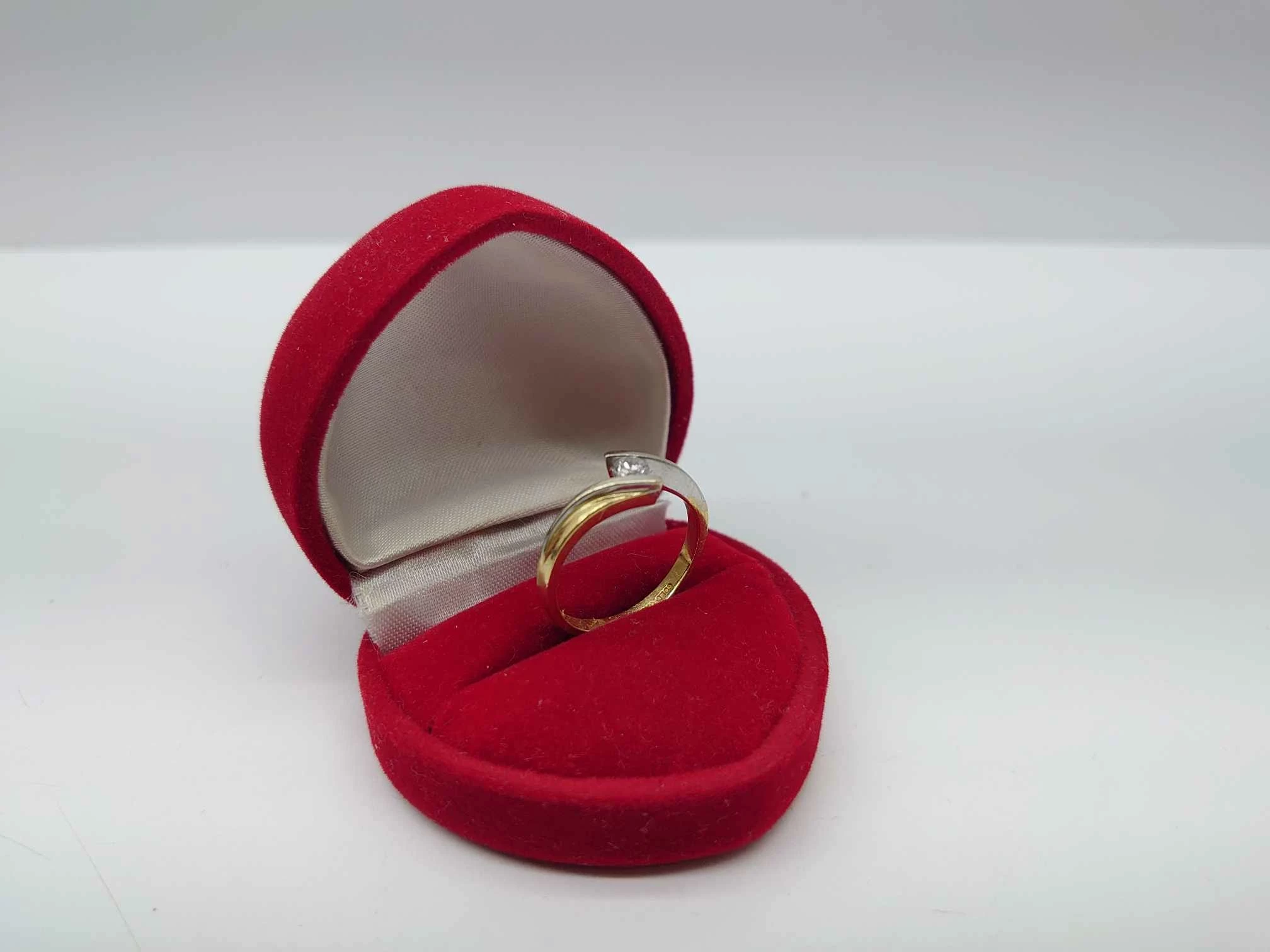 zmyslowy-zloty-pierscionek-proba-585waga-272-r13-rodzaj-2205-2