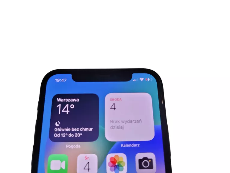 apple-iphone-x-364gb-58-12mpx-2700-mah-bateria-76-przekatna-ekranu-58