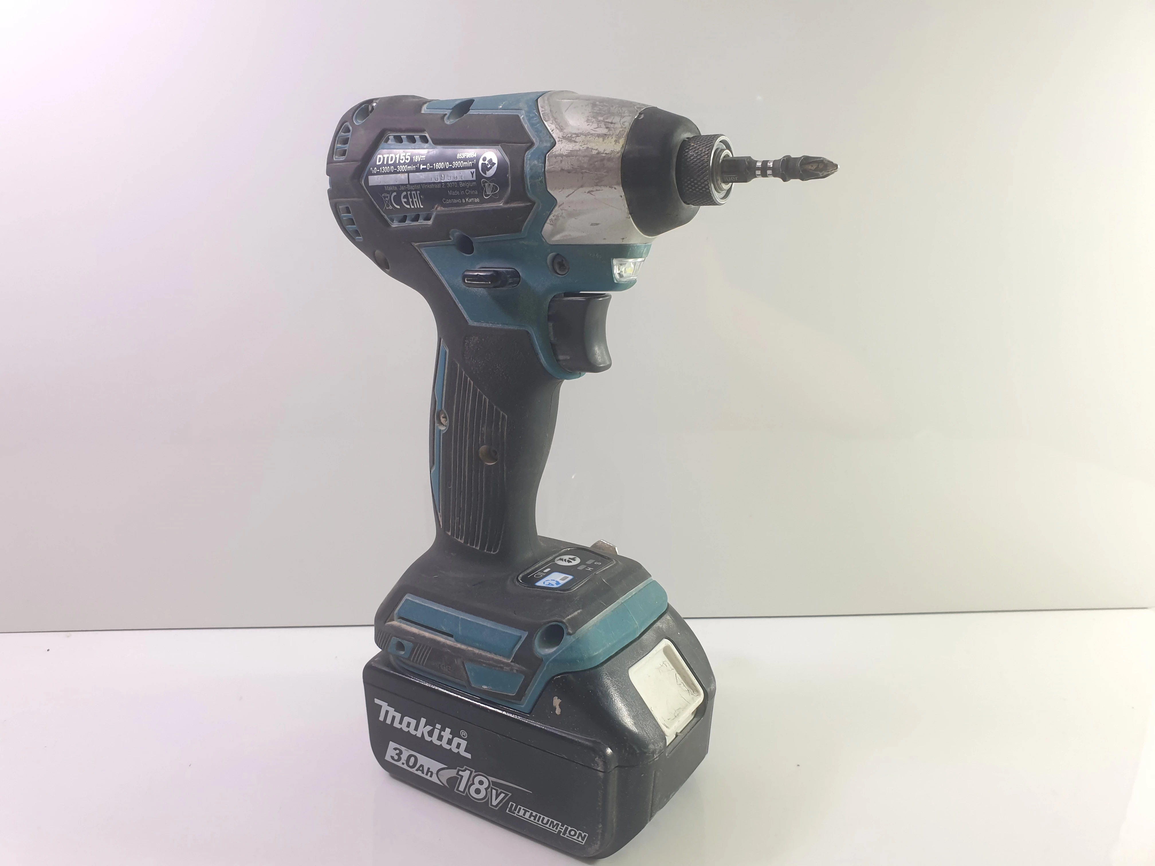 zakretarka-makita-dtd155-rodzaj-silnika-silnik-bezszczotkowy