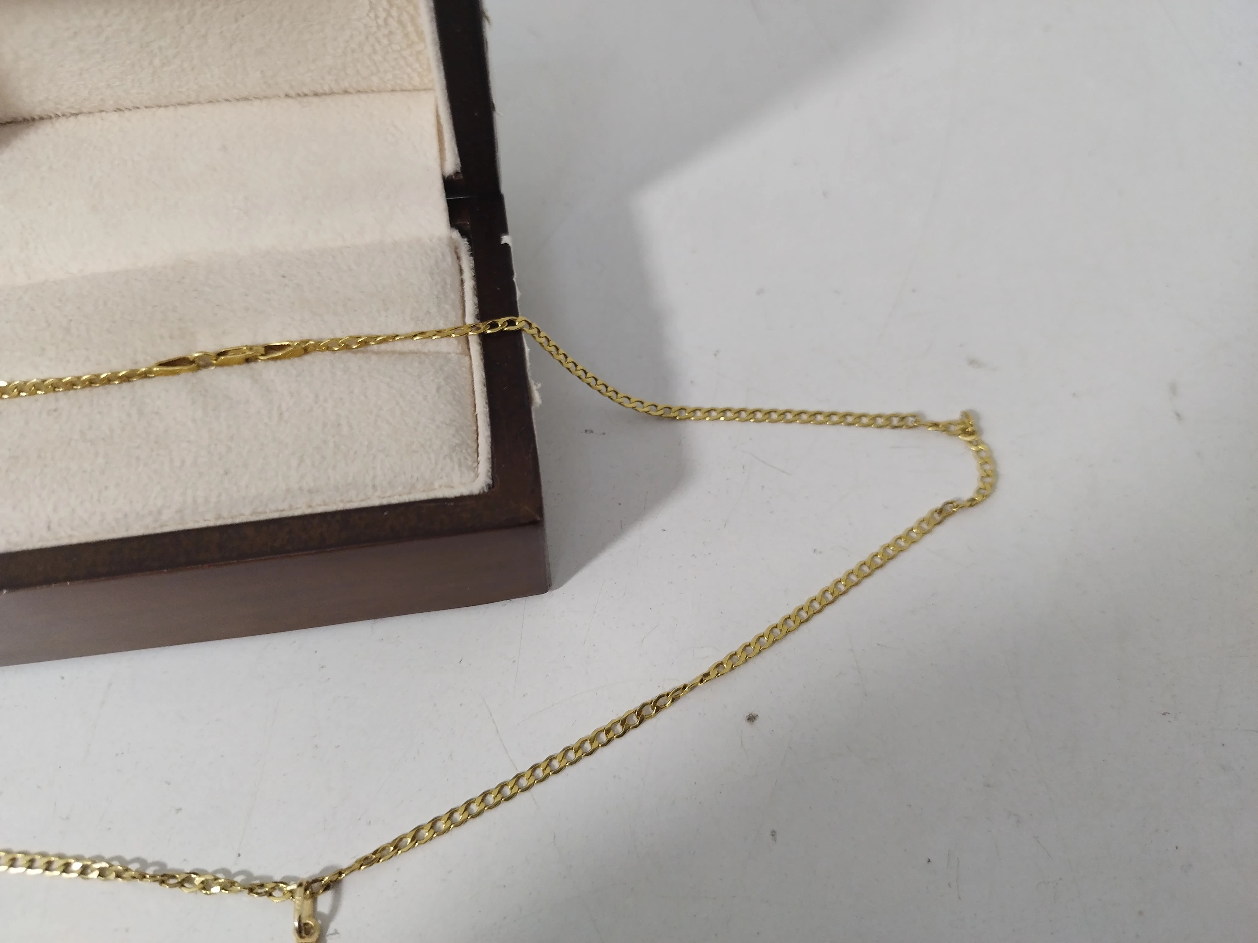 zloty-lancuszek-z-krzyzykiem-585-293-g-material-zolte-zloto