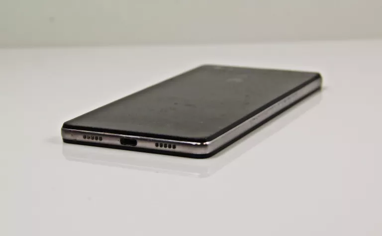 SMARTFON HUAWEI P8 LITE 2 GB / 16 GB CZARNY