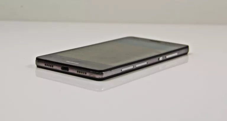 SMARTFON HUAWEI P8 LITE 2 GB / 16 GB CZARNY