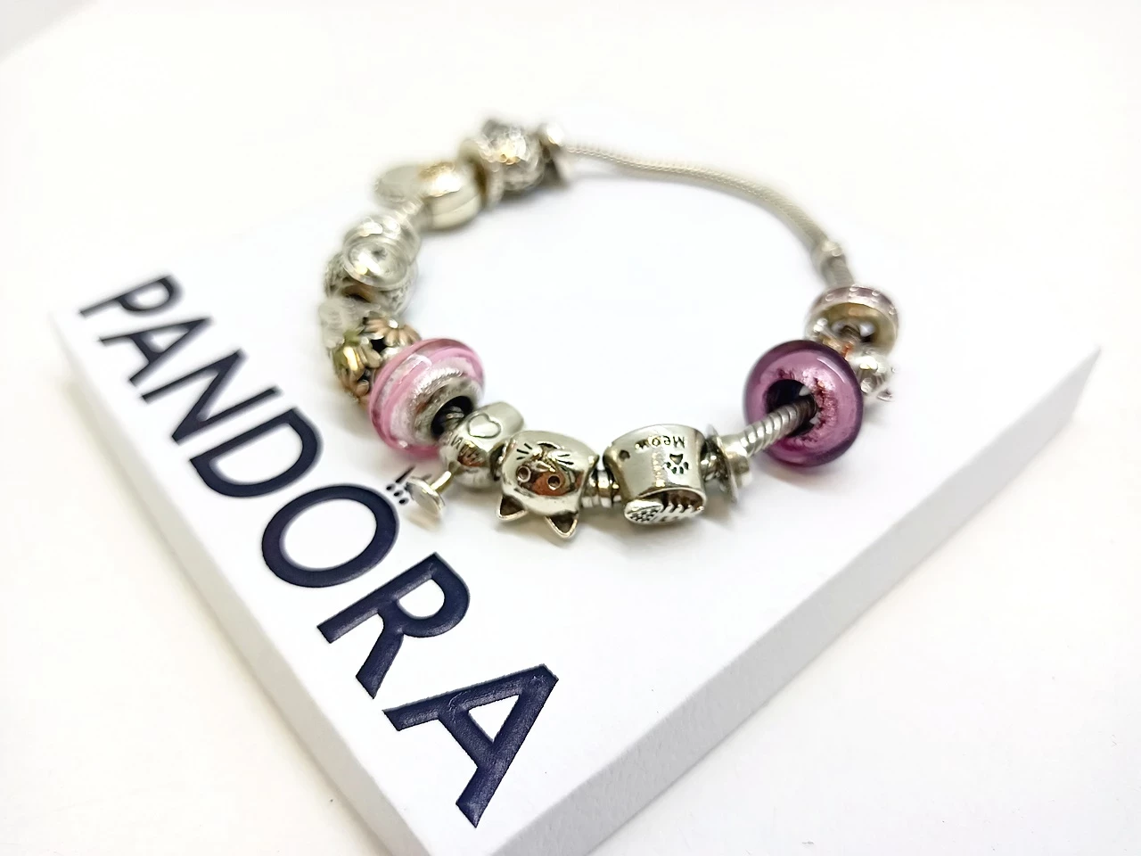 bransoletka-pandora-zawieszki-charms-material-inny-material