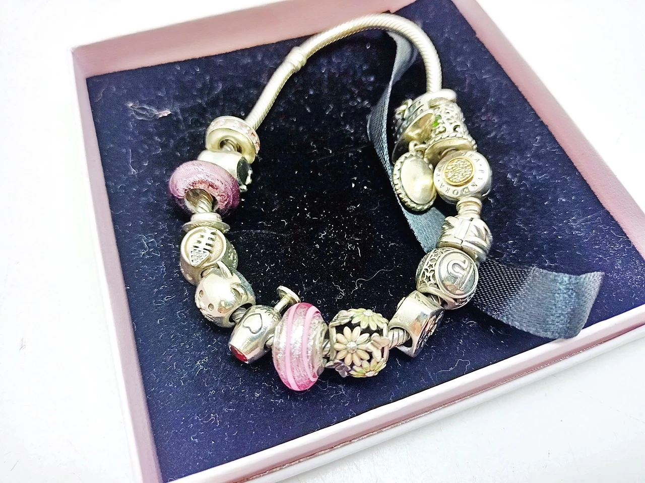 bransoletka-pandora-zawieszki-charms-marka-pandora