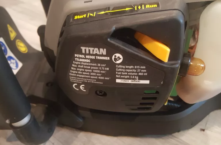 nozyce-spalinowe-do-zywoplotu-titan-ttl688hdc-moc-km-1