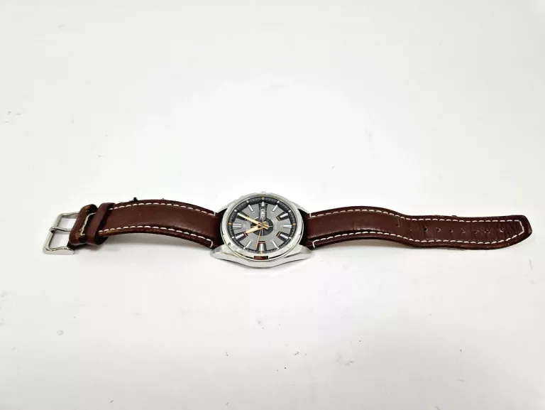 ZEGAREK MĘSKI CASIO EDIFICE EFR-102-1A5VEF 44MM 100M