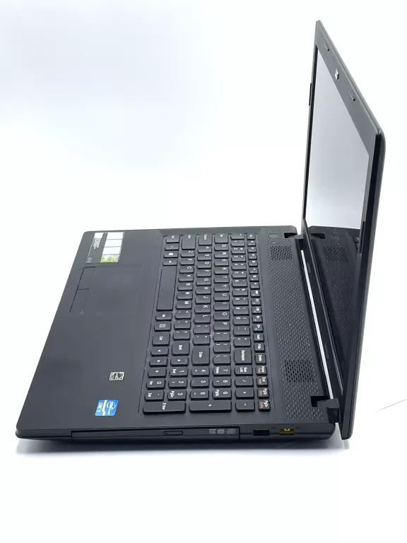 LAPTOP LENOVO I3 3GEN 8GB/512GB ZAŚ