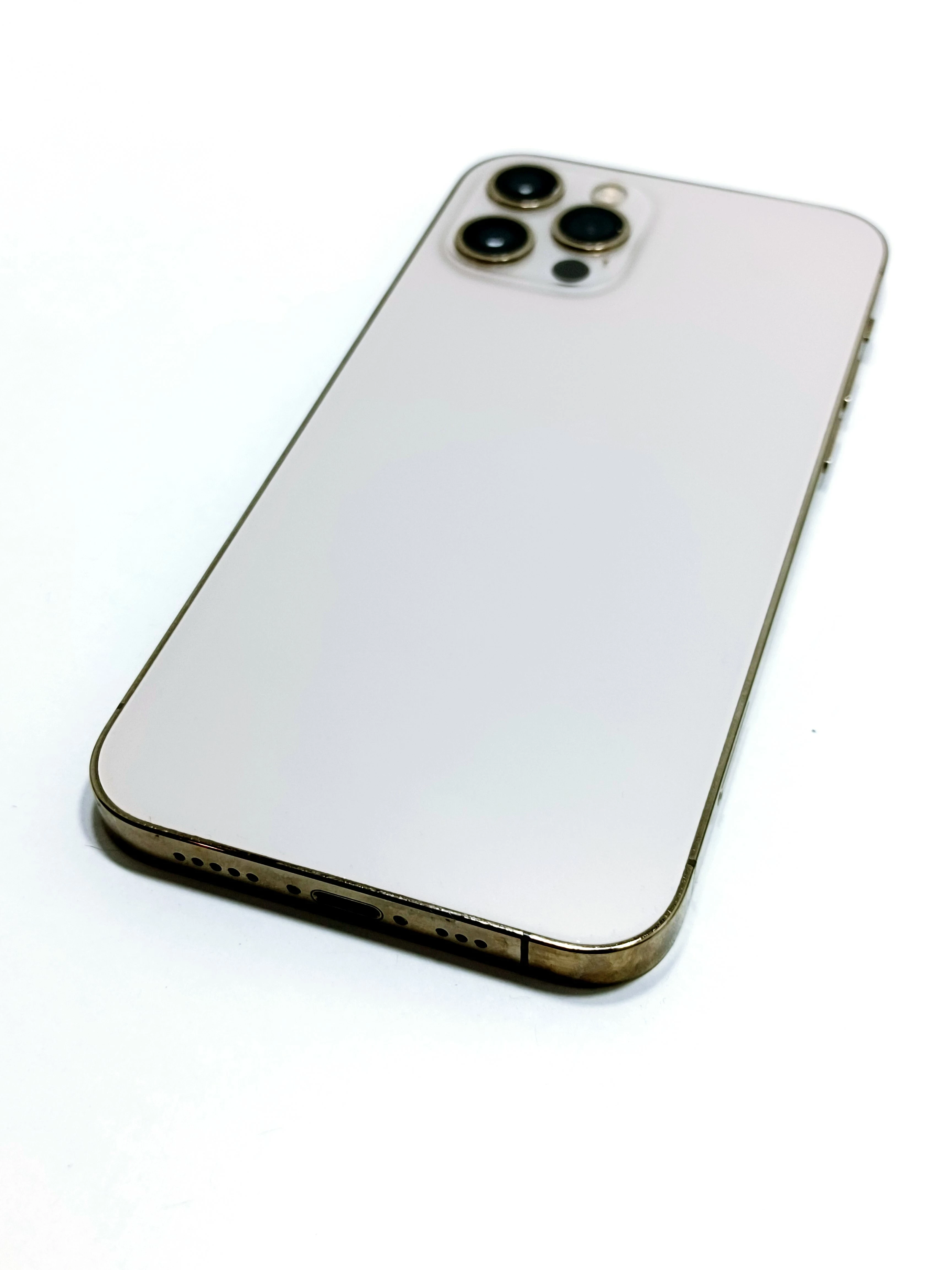 telefon-iphone-12-pro-gold-84bateria-128gb-pamiec-ram-6-gb