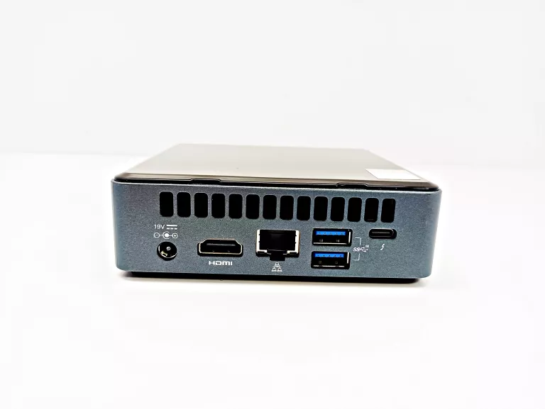 KOMPUTER PRZENOSNY INTEL  NUC10FNK+PUDEŁKO