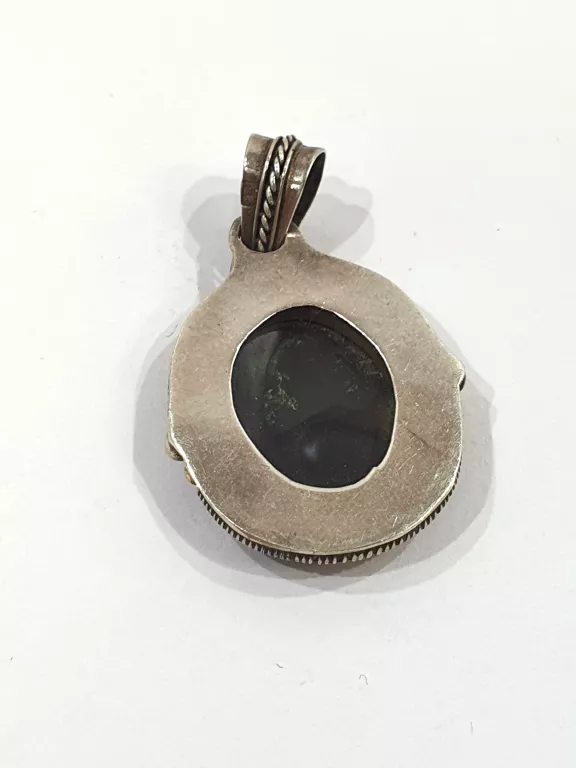 SREBRNA ZAWIESZKA Z MASĄ PERŁOWĄ 9,12G 925