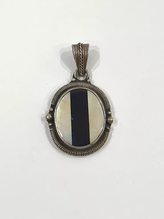 SREBRNA ZAWIESZKA Z MASĄ PERŁOWĄ 9,12G 925