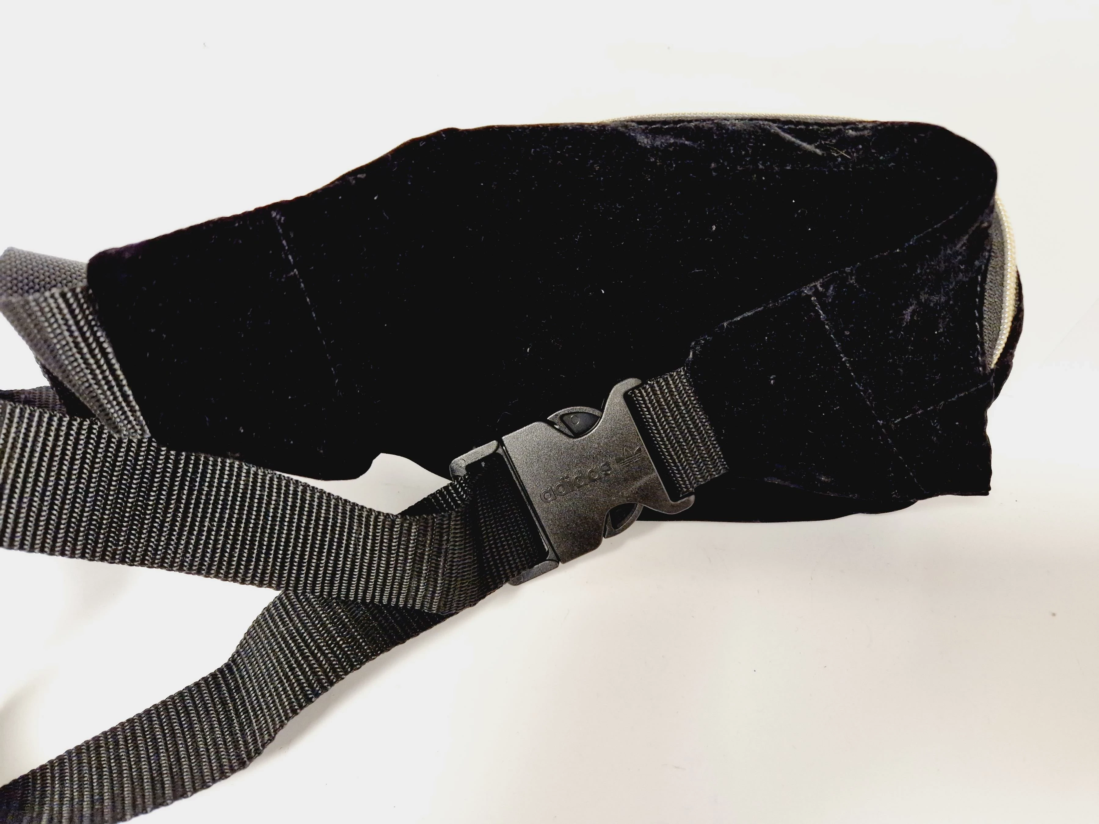 saszetka-adidas-damska-stan-uzywany