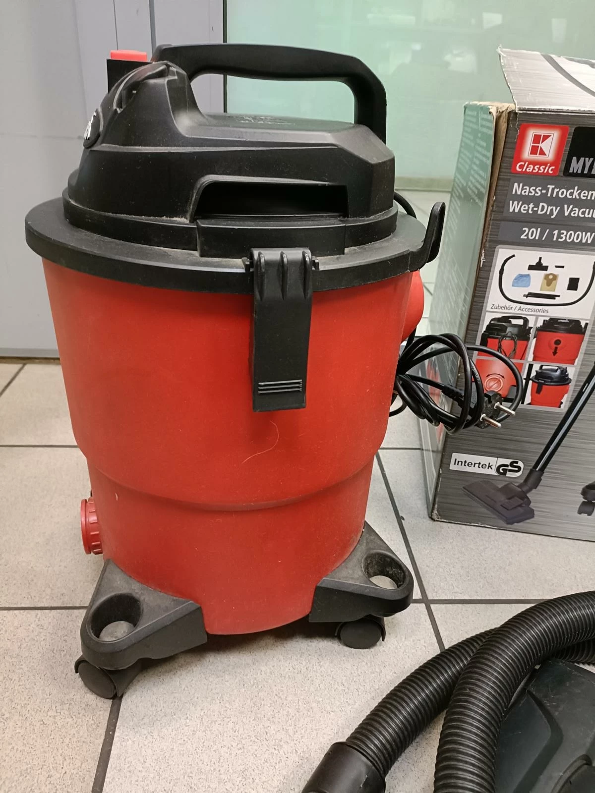 odkurzacz-przemyslowy-my-project-1300w-20l-product-id-fc18d5bb-0e4e-4c3c-80c6-591e336227b4