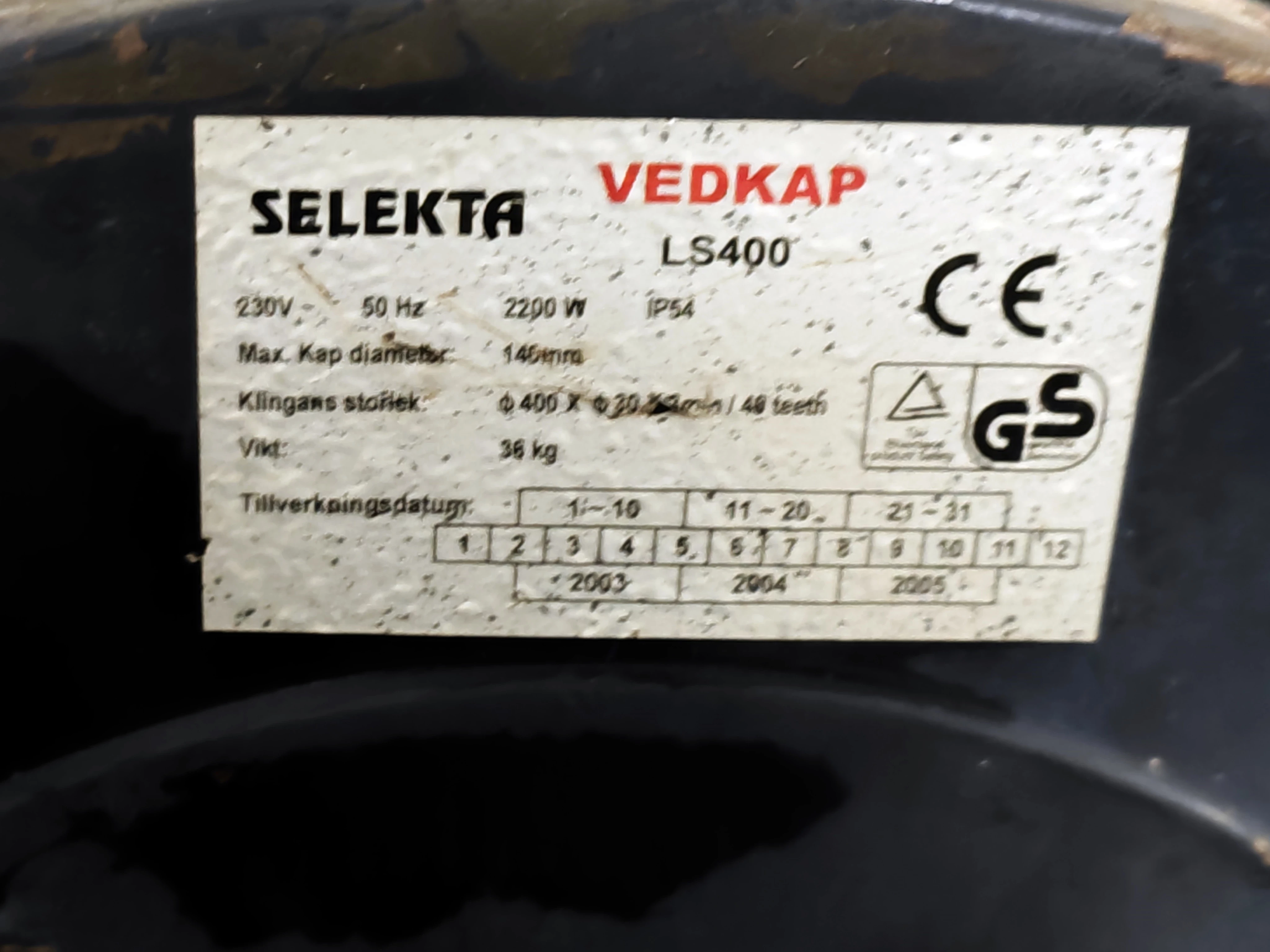 pila-tarczowa-stolowa-krajzega-do-drewna-selecta-vedkap-ls400-15kw-maksymalna-moc-2200