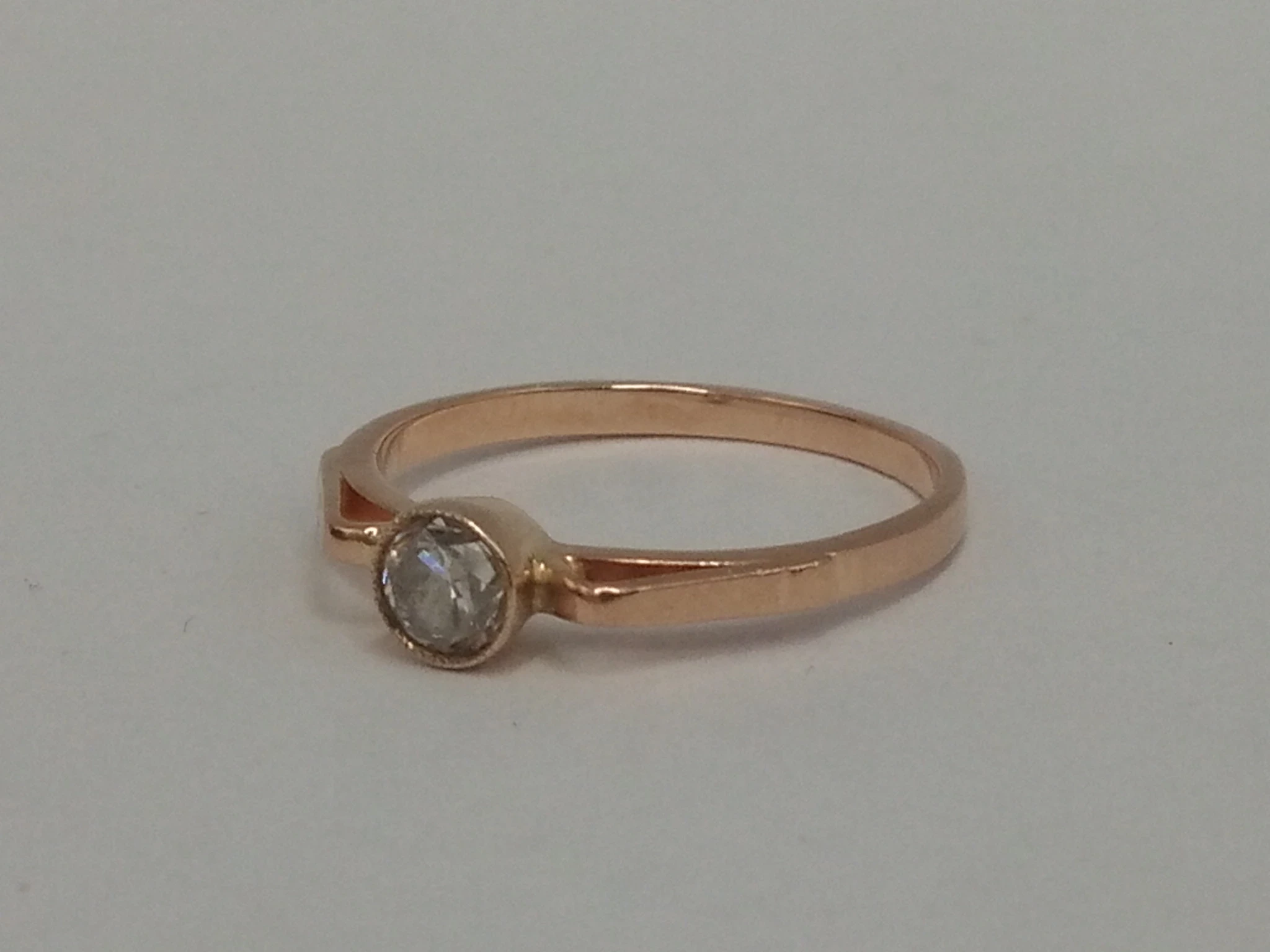 zloty-pierscionek-z-oczkiem-585-14k-179g-r13-kolor-dominujacy-zloty