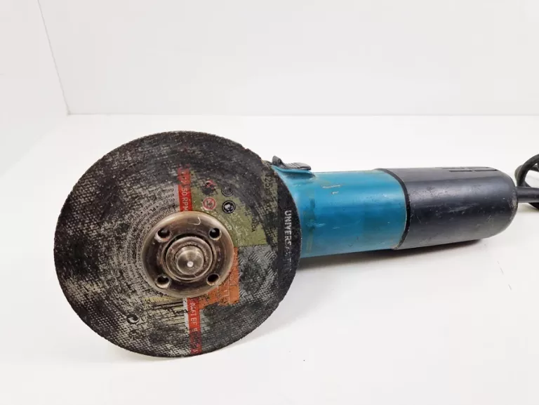 SZLIFIERKA MAKITA 9558NB