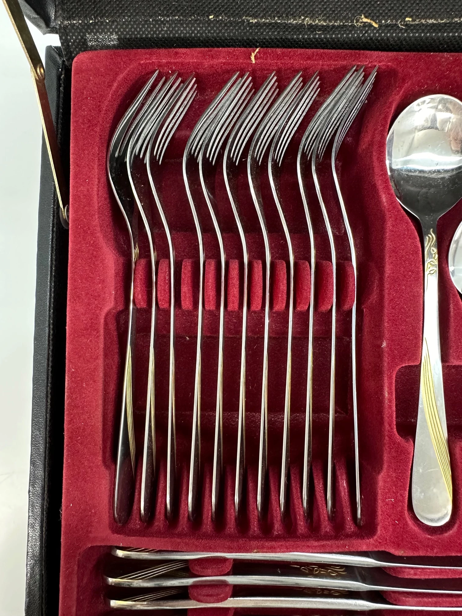 sztucce-solingen-1810-72-szt-w-walizce-linia-nivella