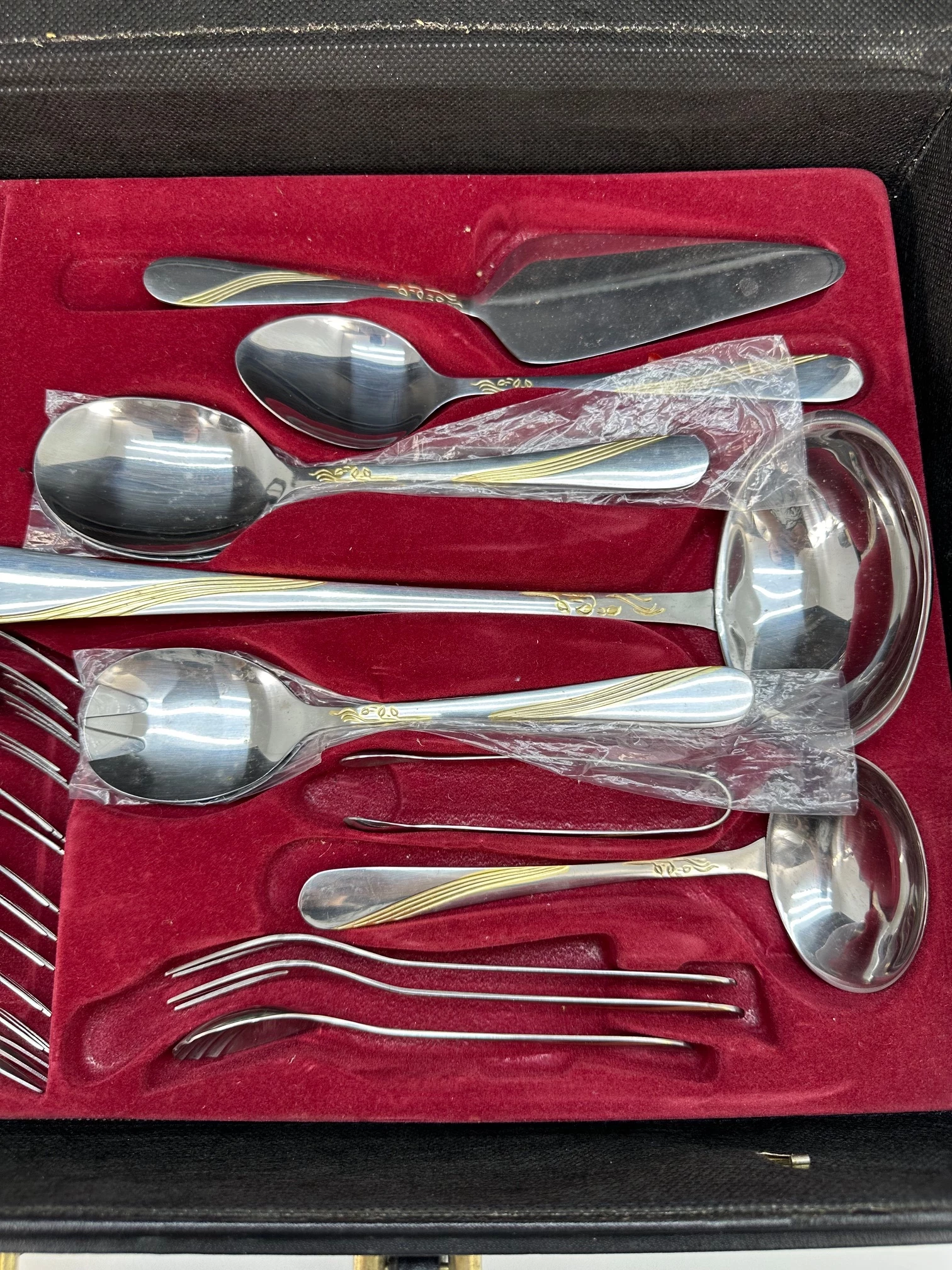 sztucce-solingen-1810-72-szt-w-walizce-stan-uzywany