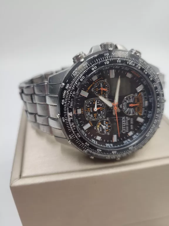 citizen-skyhawk-eco-drive-u600-s041341-ean-gtin-4974374277442