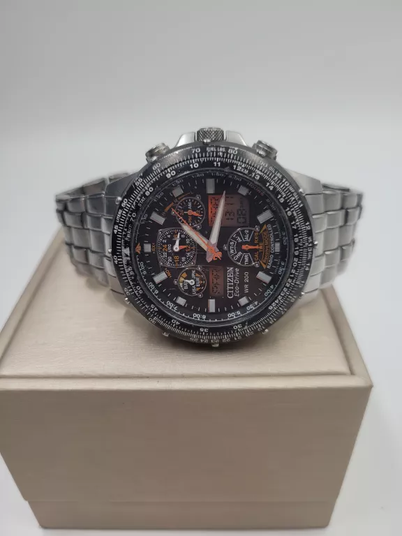 citizen-skyhawk-eco-drive-u600-s041341-product-id-b5768d15-fb13-41ee-9d9b-b449b05d7650