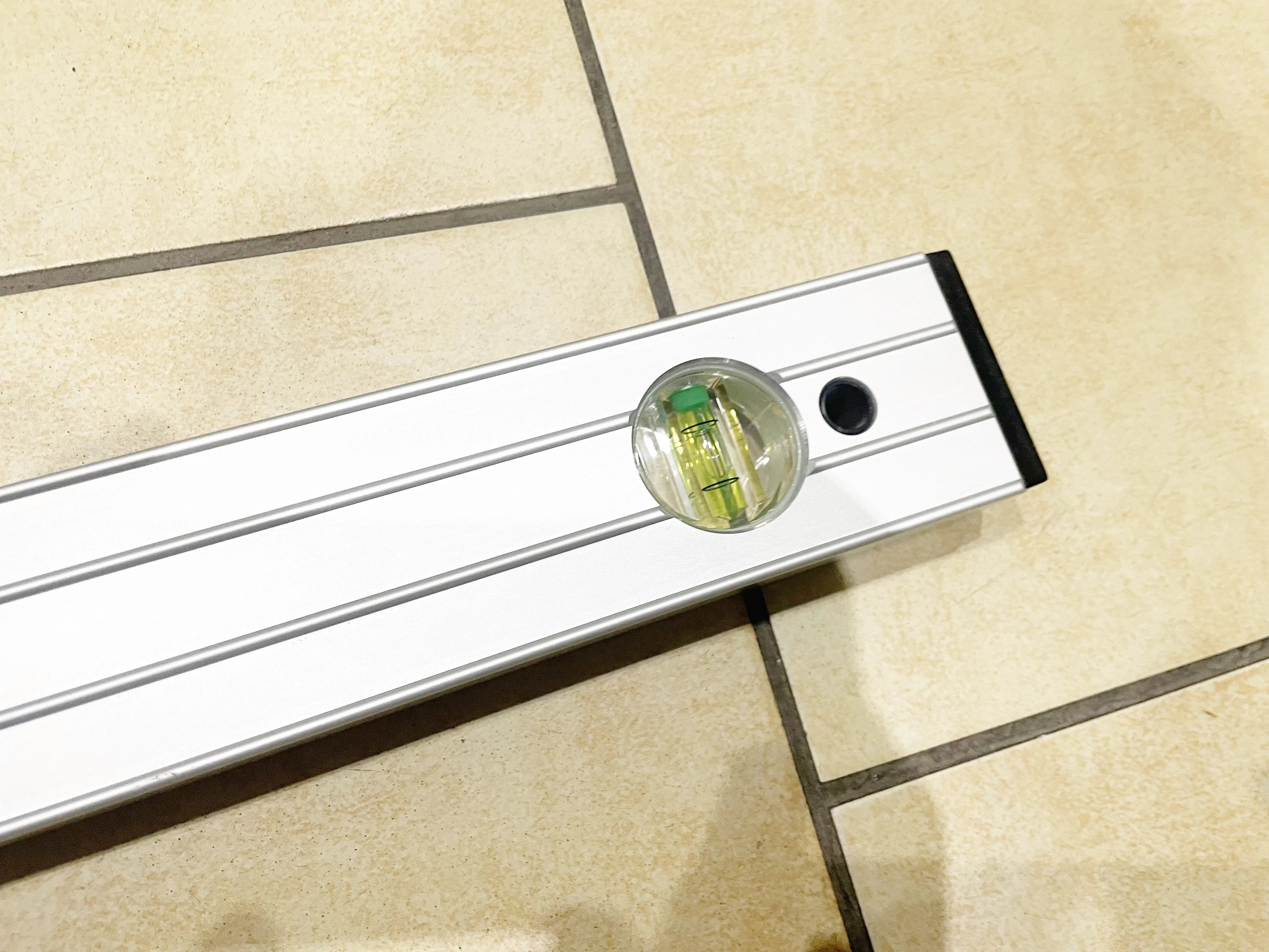 poziomica-laserowa-bosch-dnm-120-l-pokrowiec-okazja-liczba-libelek-2