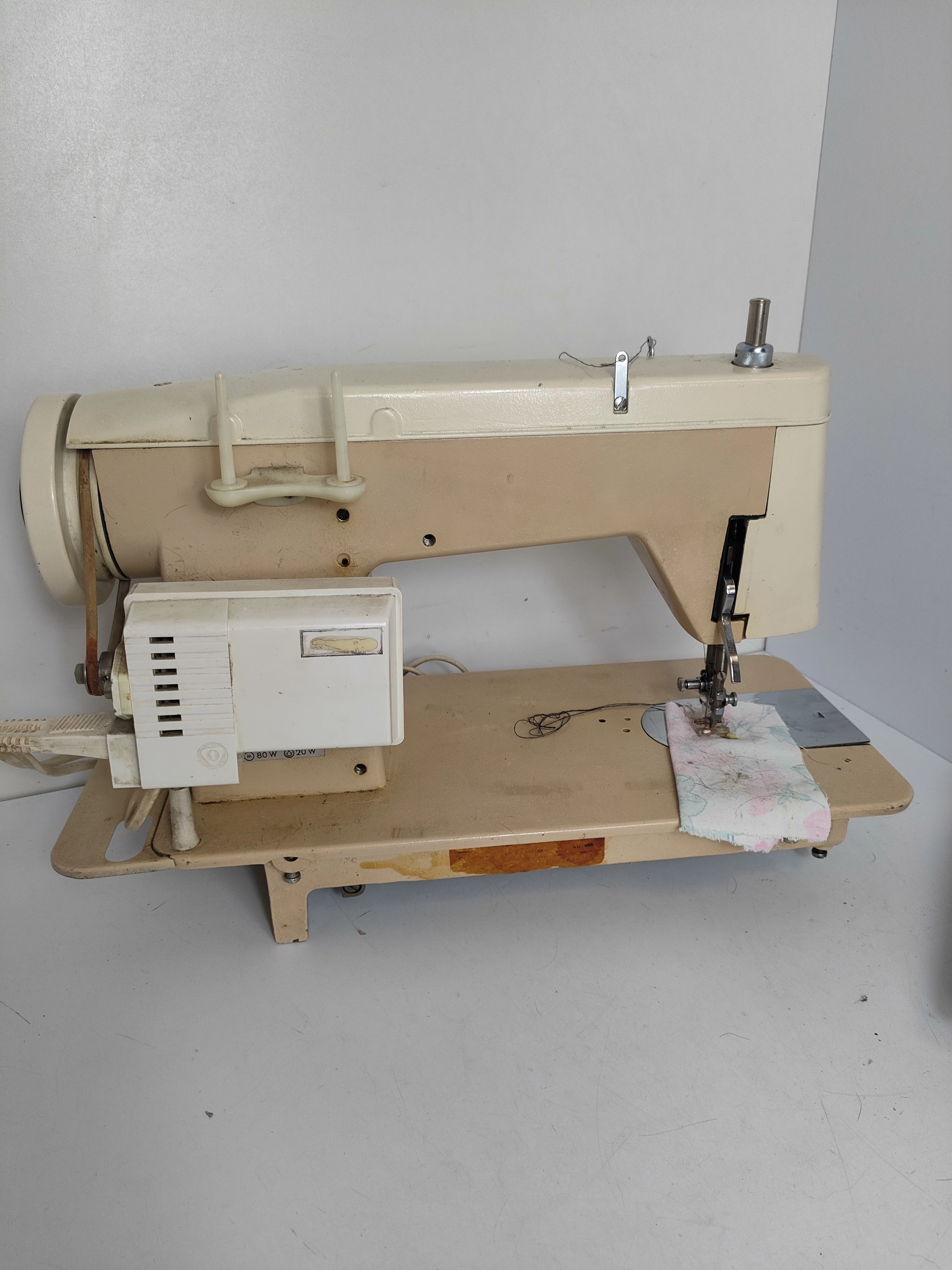 maszyna-do-szycia-lucznik-predom-stan-11323-2