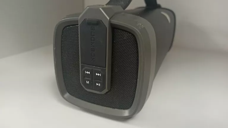 GŁOŚNIK BLUETOOTH VENNUS F52 LATA W ŚRODKU