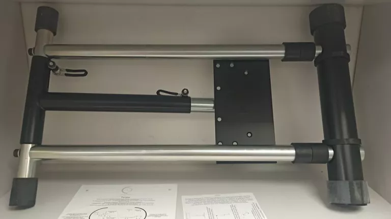 STOJAK Z MOCOWANIEM NA KIEROWNICĘ WHEEL STAND PRO