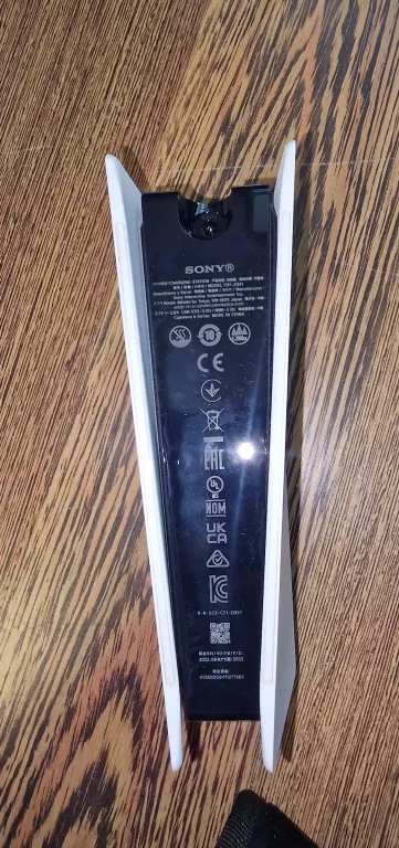 SONY PLAYSTATION 5 DIGITAL (825GB) CFI-1216B + PAD PS5 +STACJA ŁADUJĄCA