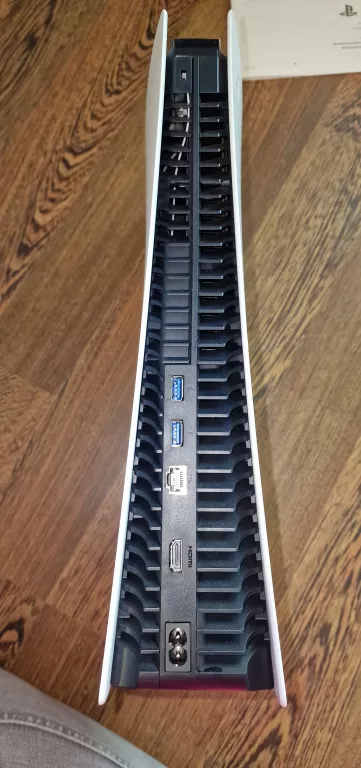 SONY PLAYSTATION 5 DIGITAL (825GB) CFI-1216B + PAD PS5 +STACJA ŁADUJĄCA