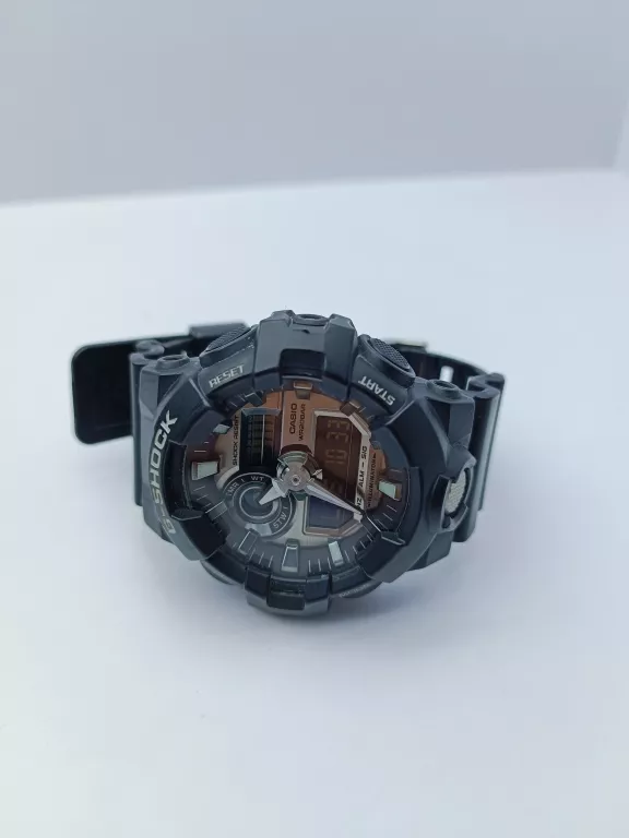 zegarek-casio-g-shock-ga-710-silver-stan-uzywany