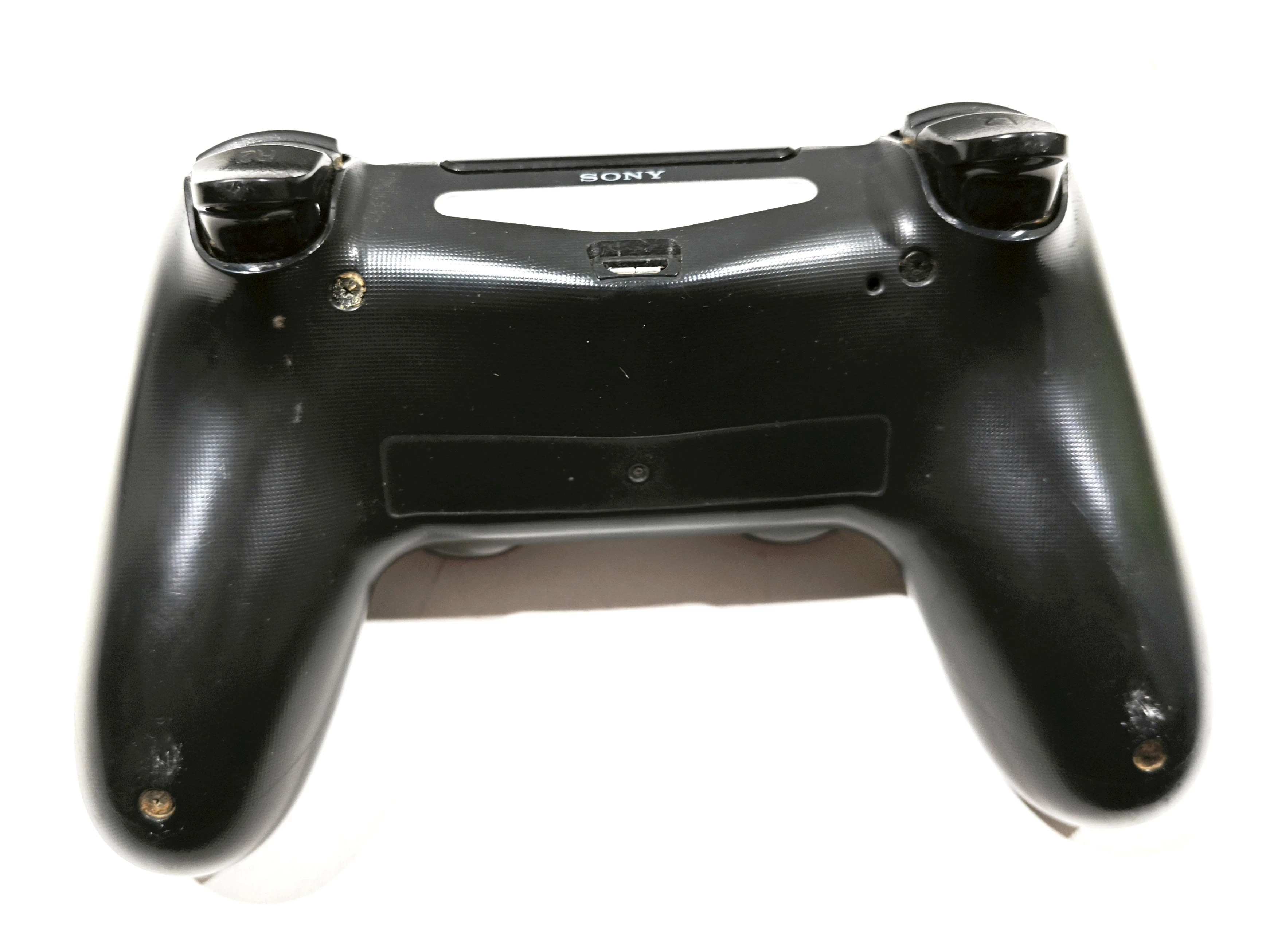 konsola-ps4-fat-500gb-czarna-opis-dzialynskiego-1-swarzedz