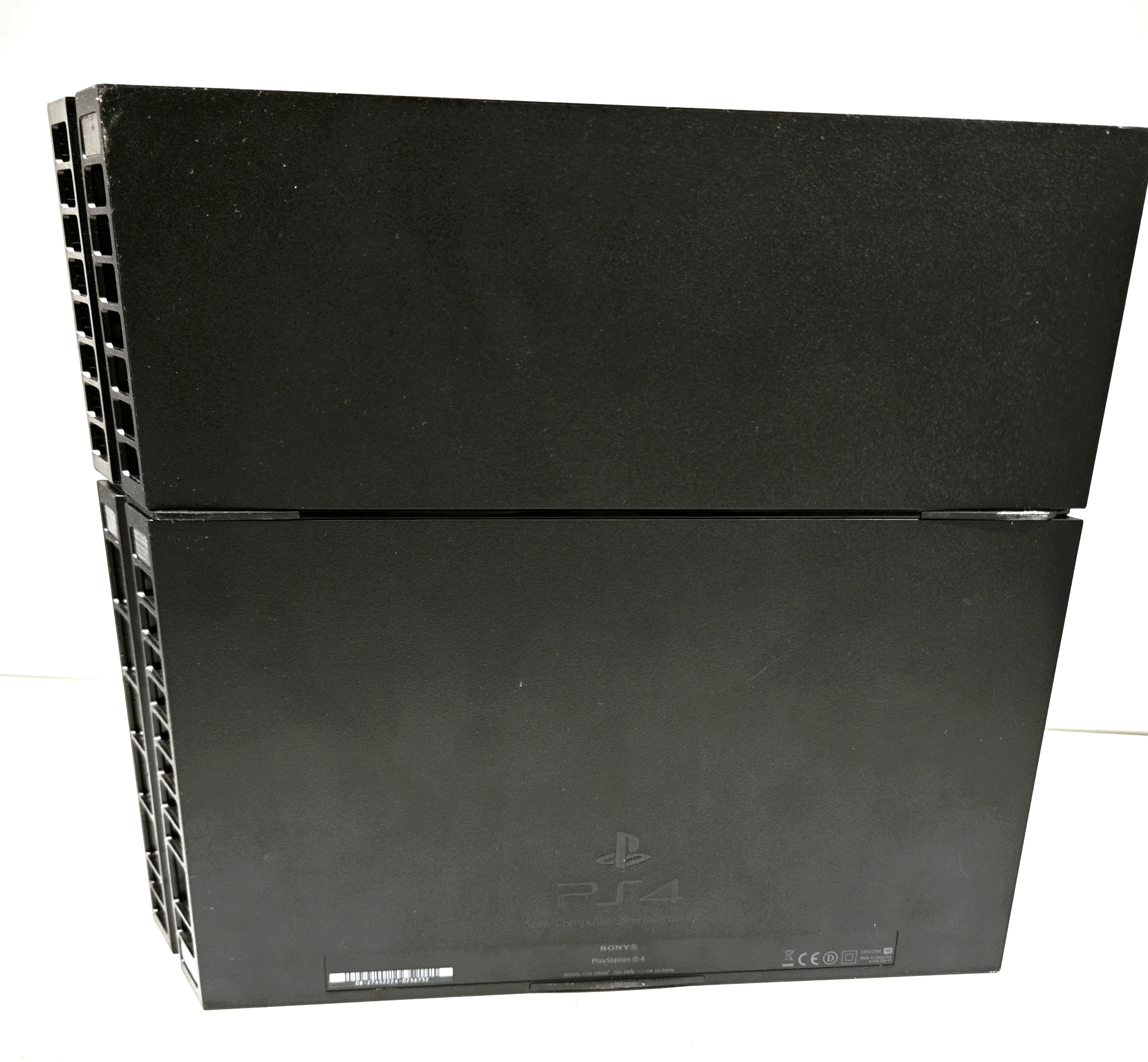 konsola-ps4-fat-500gb-czarna-opis-ean-gtin-0711719100362