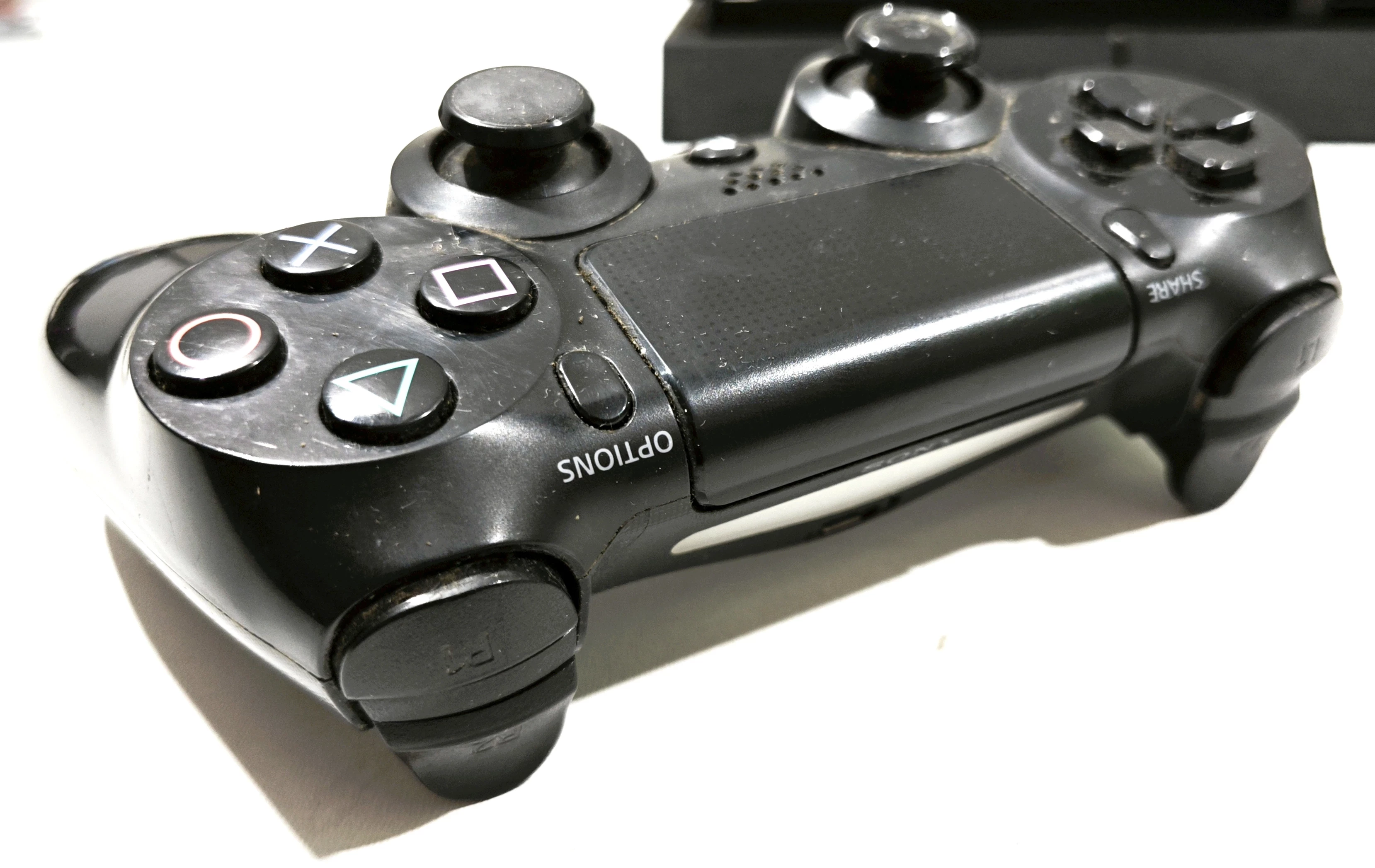 konsola-ps4-fat-500gb-czarna-opis-product-id-352b3e1e-85e3-4391-ae1c-a5ff02f0ad75