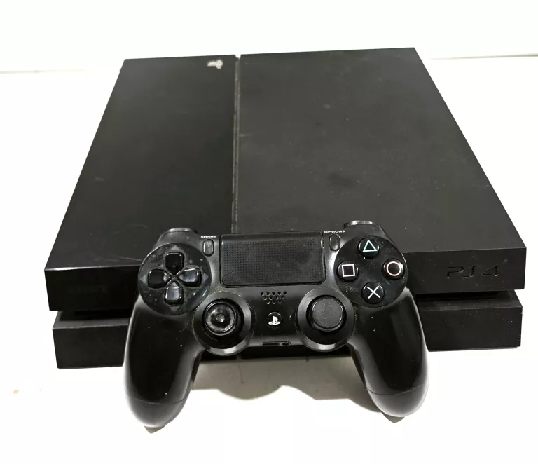 konsola-ps4-fat-500gb-czarna-opis-dzialynskiego-1-swarzedz