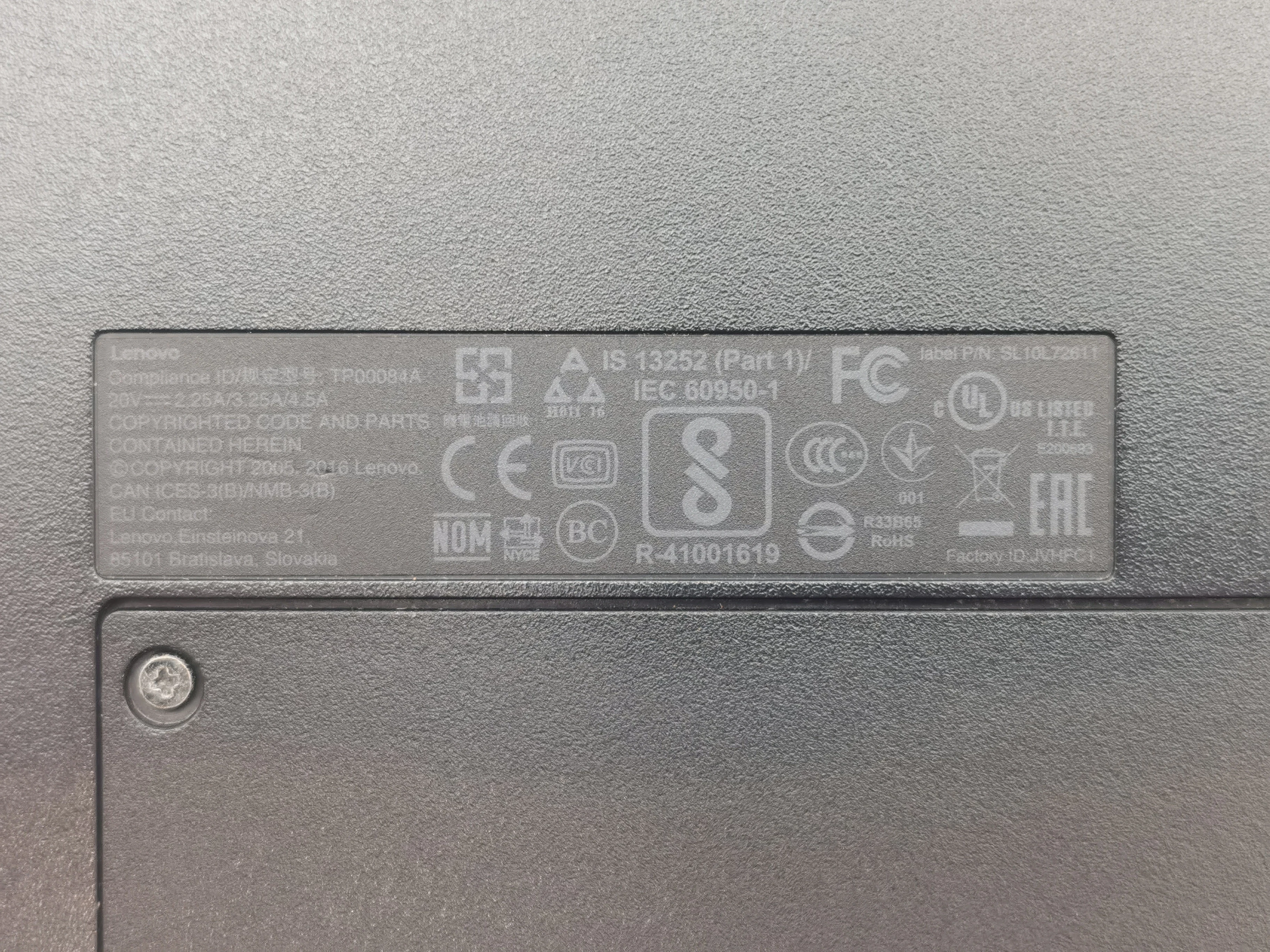 lenovo-thinkpad-e570-156-i5-7200u-8gb-250gb-ssd-1tb-hdd-nvidia-940mx-seria-procesora-intel-core-i5